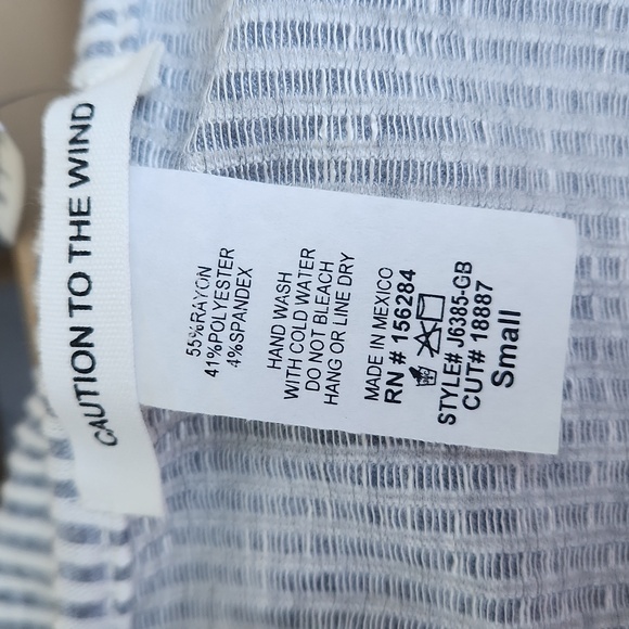 ⭐️NEW⭐️Striped romper - Picture 4 of 5